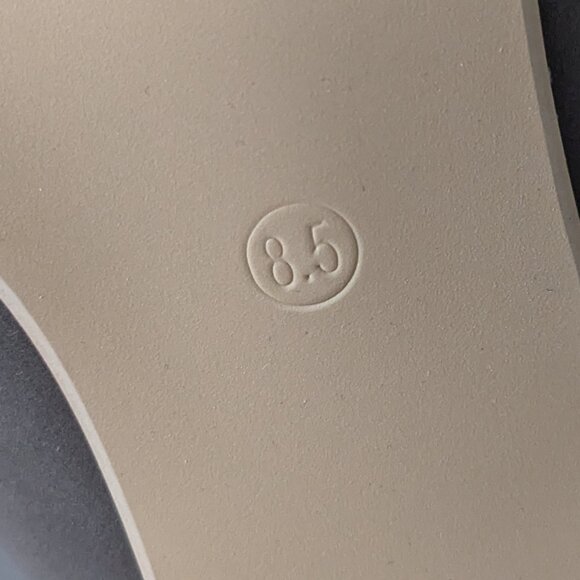 Mila Lady - "Alula" Sexy Strappy and Laser Cut Peep Toe Stiletto - Size 8.5 - Picture 5 of 6